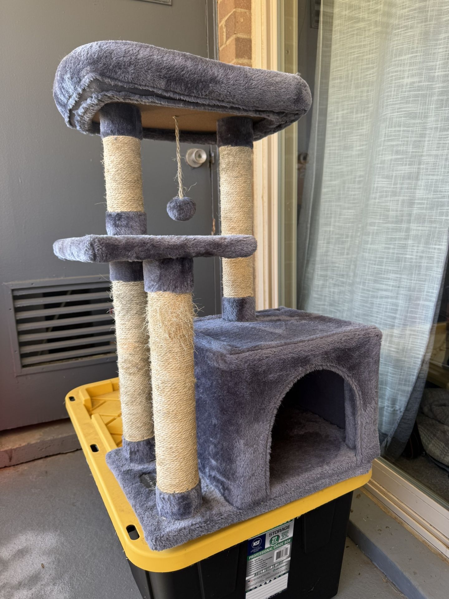 Small Cat Tree with Scratching Posts and Cozy Hideaway