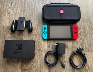 Nintendo Switch Near Perfect Bundle MEET ONLY