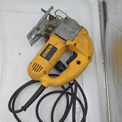 DEWALT DW317 5.5 Amp Top Handle Jig Saw (R)