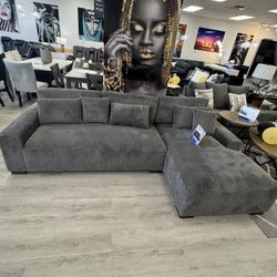 Sofa with chaise 🤩