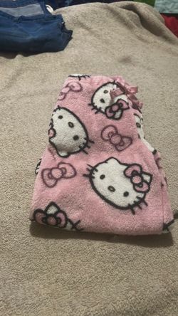 hello kitty worn 1