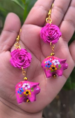 Hermosos aretes totalmente Hechos a mano $18 el par más Colores disponibles en la ciudad de Ontario