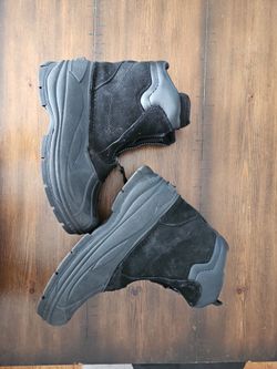 Snow boots men size 9