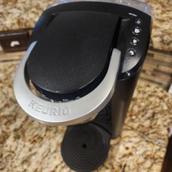 *** KEURIG COFFEE MAKER ***