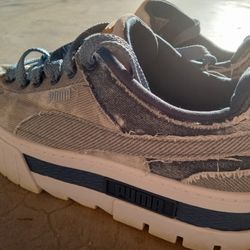 Women's Size 7.5 Pumas Platform