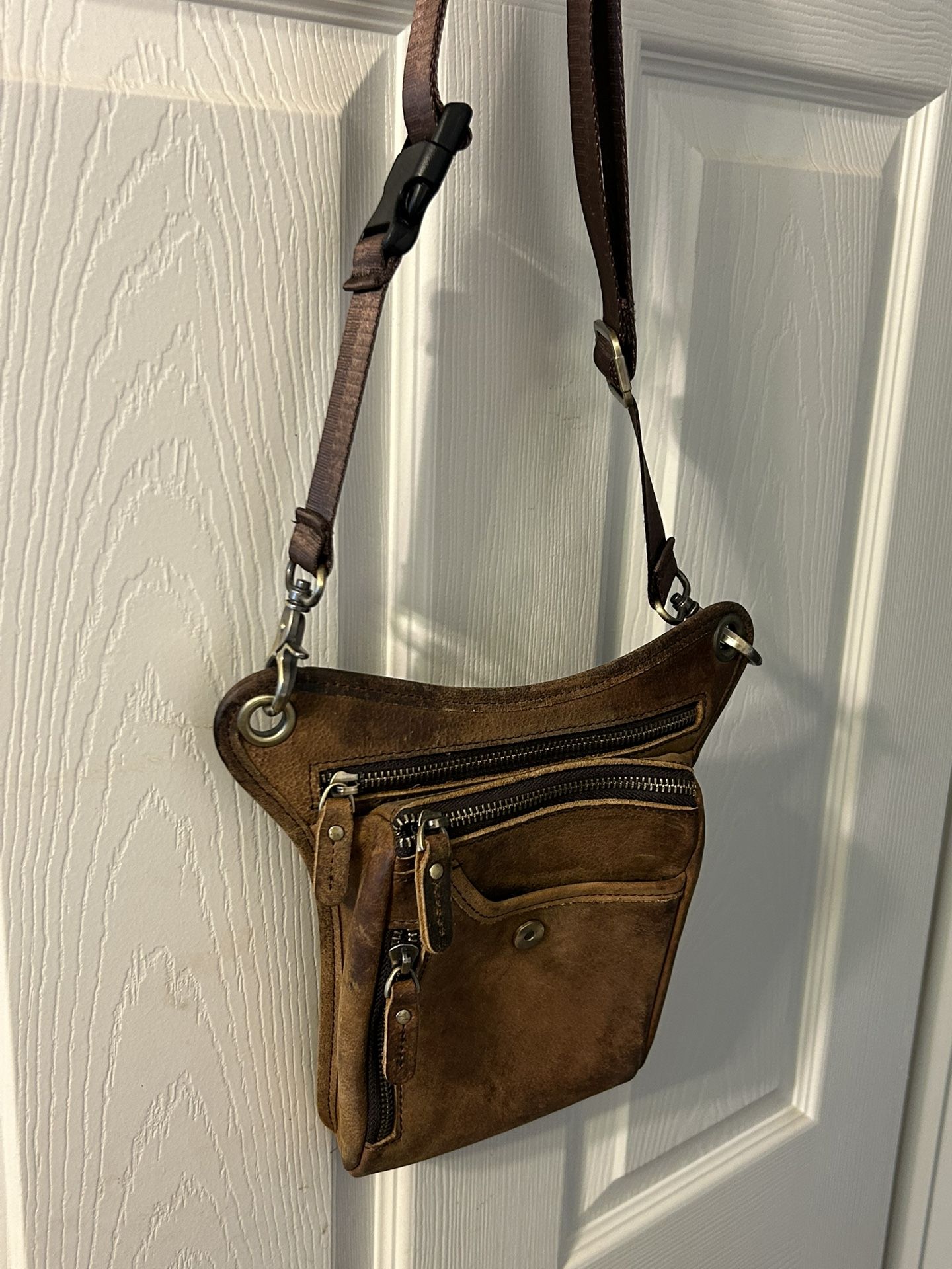 Waist Belt   Leather Bag 