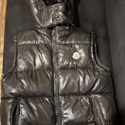 Black Moncler Vest Men’s Slim Fit L 