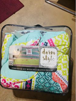 Twin comforter set