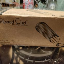 Pampered Chef Scalloped Bread Tube Mold 