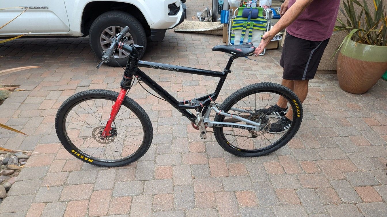 Cannondale full suspension mountain bike - excellent condition