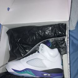 Jordan 5 Grapes 🍇 Size 12M