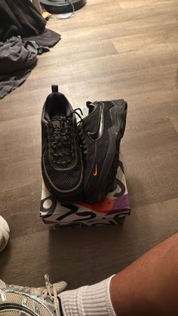 Nike Undefeated Spirdon