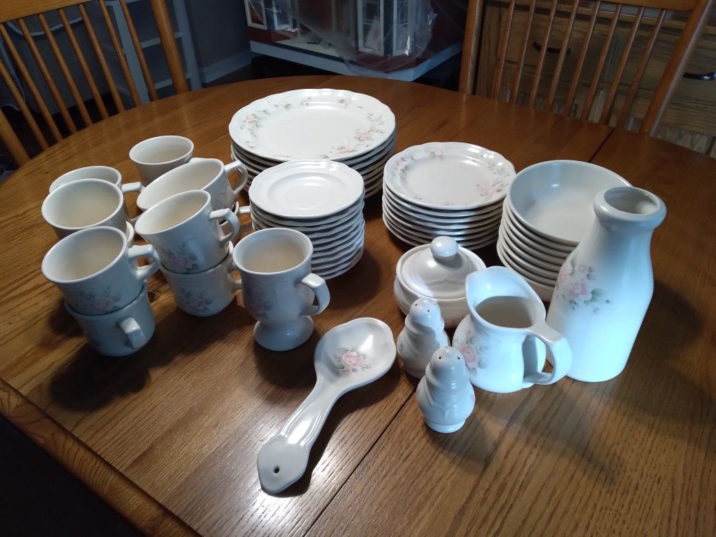 Pfaltzgraff Dinnerware Tea Rose 51 Pieces
