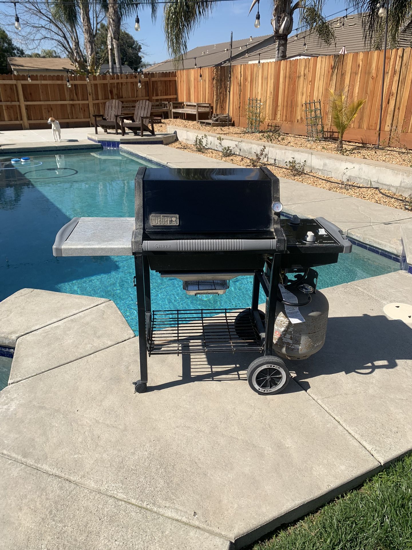 WEBER SPIRIT 500 GAS GRILL MODEL SILVER A NEW PARTS / Works Great!!