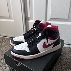 AIR JORDAN 1 MID WHITE/ GYM RED