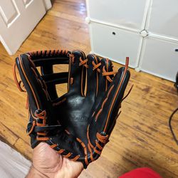  A2000 Baseball Glove. 11.5. Brand NEW