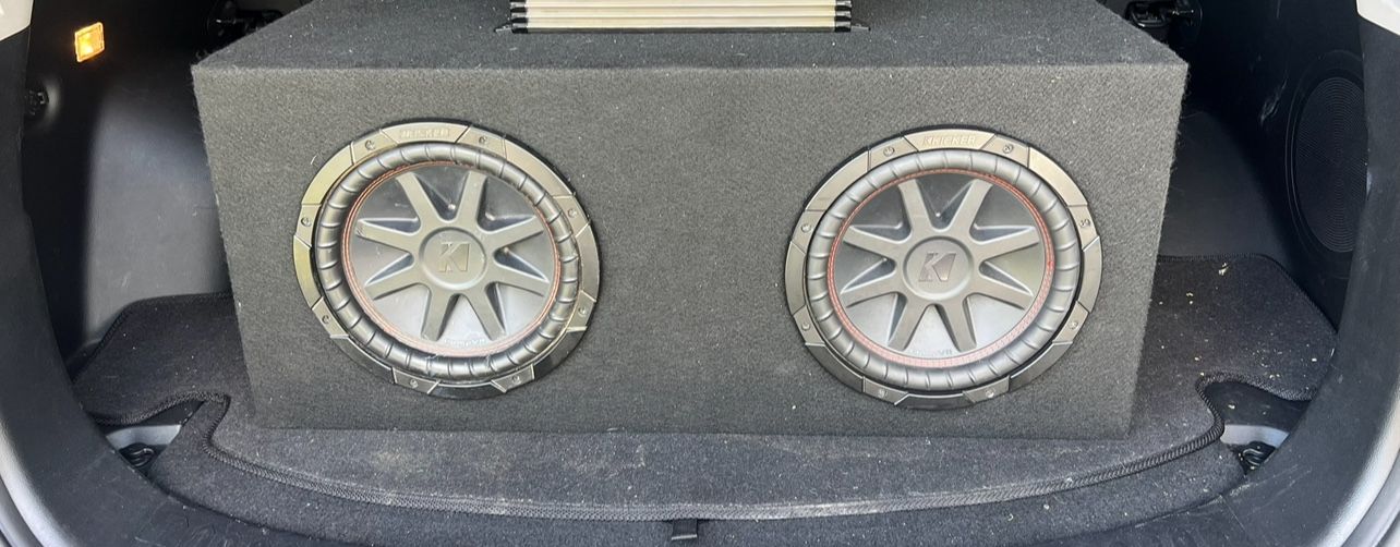 Dual Kicker CompVR 10in Subwoofers In Heavy Duty Sealed Box With Amplifier 