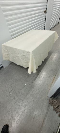 TABLECLOTHS 