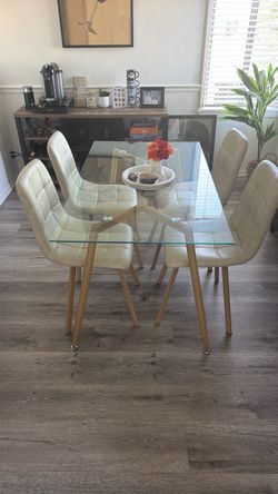 4 Person Dining Set