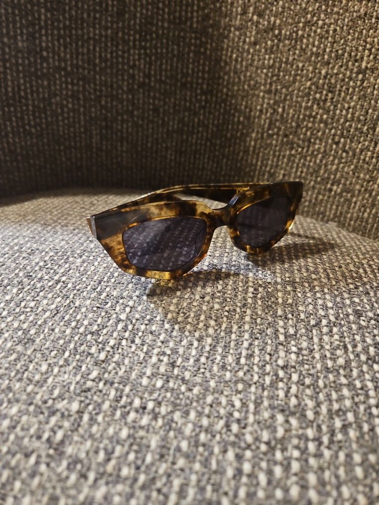 Dezi On Read Sunglasses