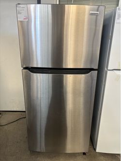 Used Frigidaire 20.0 Cu Ft Top Freezer Refrigerator