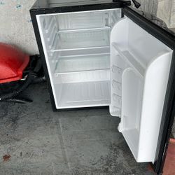 Mini Fridge 