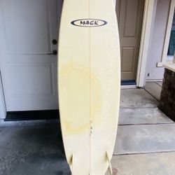 Surfboard Mack