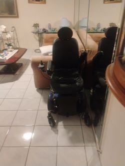 Electric wheelchair