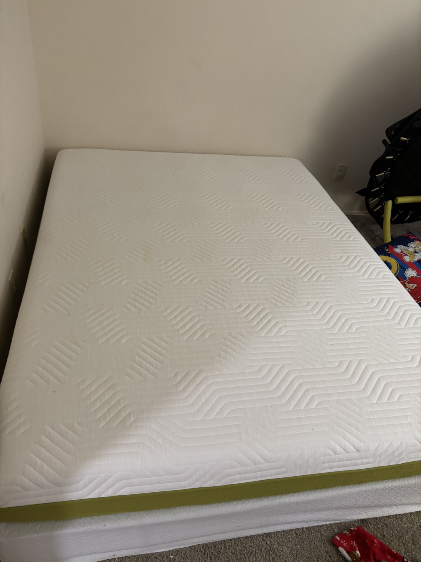 Queen Bed + Metal Frame