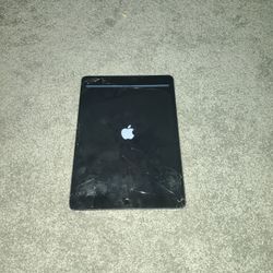 iPad A2602 . Crack Screen. $40.Fix Or Parts