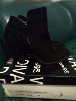 New Wild Diva Tassled Black Booties