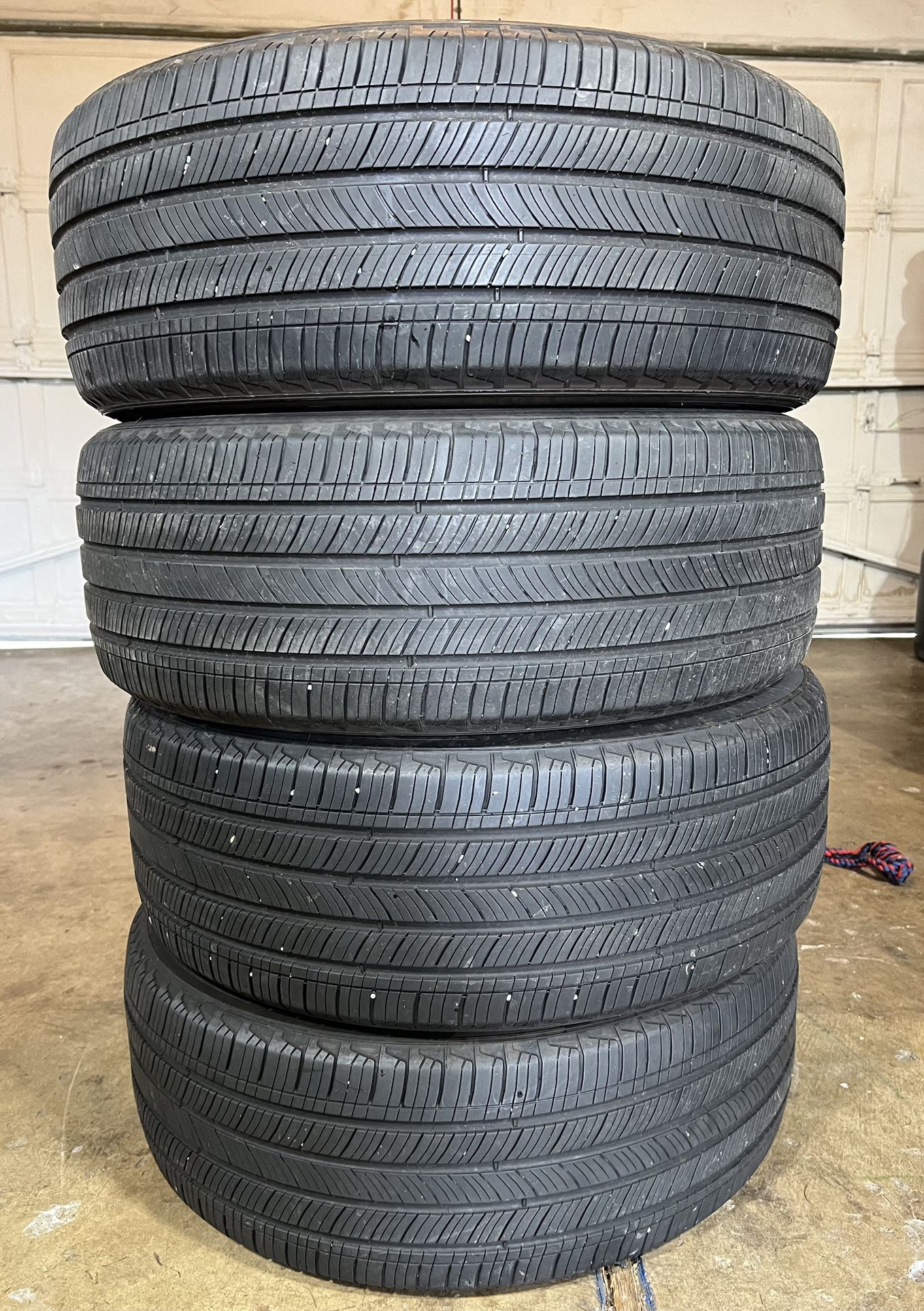 Set Of 4 Tires 235/55/19