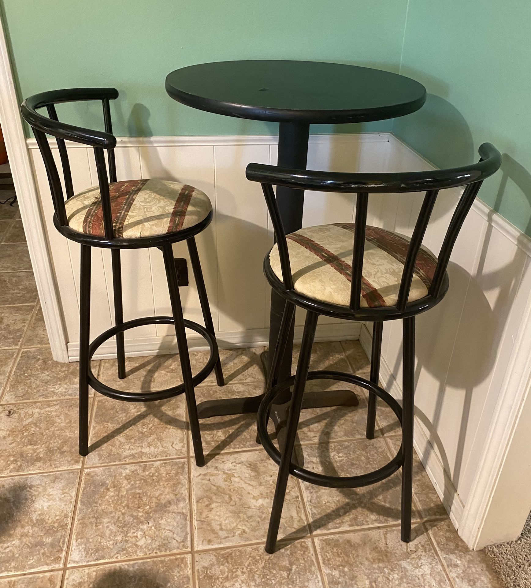 Pub Table