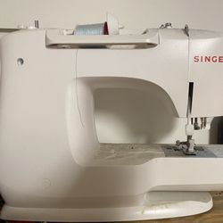 Singer Sewing Machine 