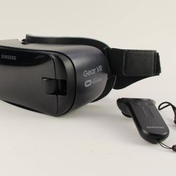 Samsung Gear VR With Controller