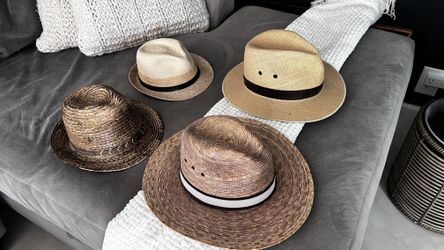 Huts / Sombreros