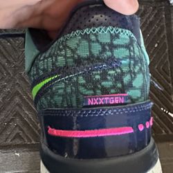 LeBron Nxxtgen Size 6 Youth 