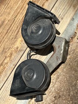 2005-2015 Nissan Xterra horn part