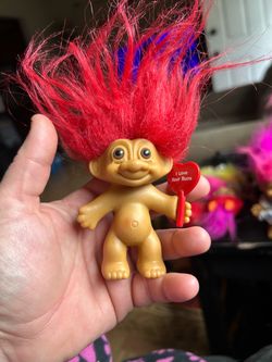 vintage 1990s Russ Berrie "I Love Your Buns" Valentine Message Troll doll.