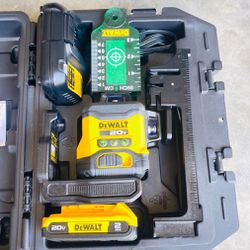 DEWALT 20-V Lithium-Ion 3-Beam 360° Laser Level Kit with 2.0Ah Battery, Charger, and Case