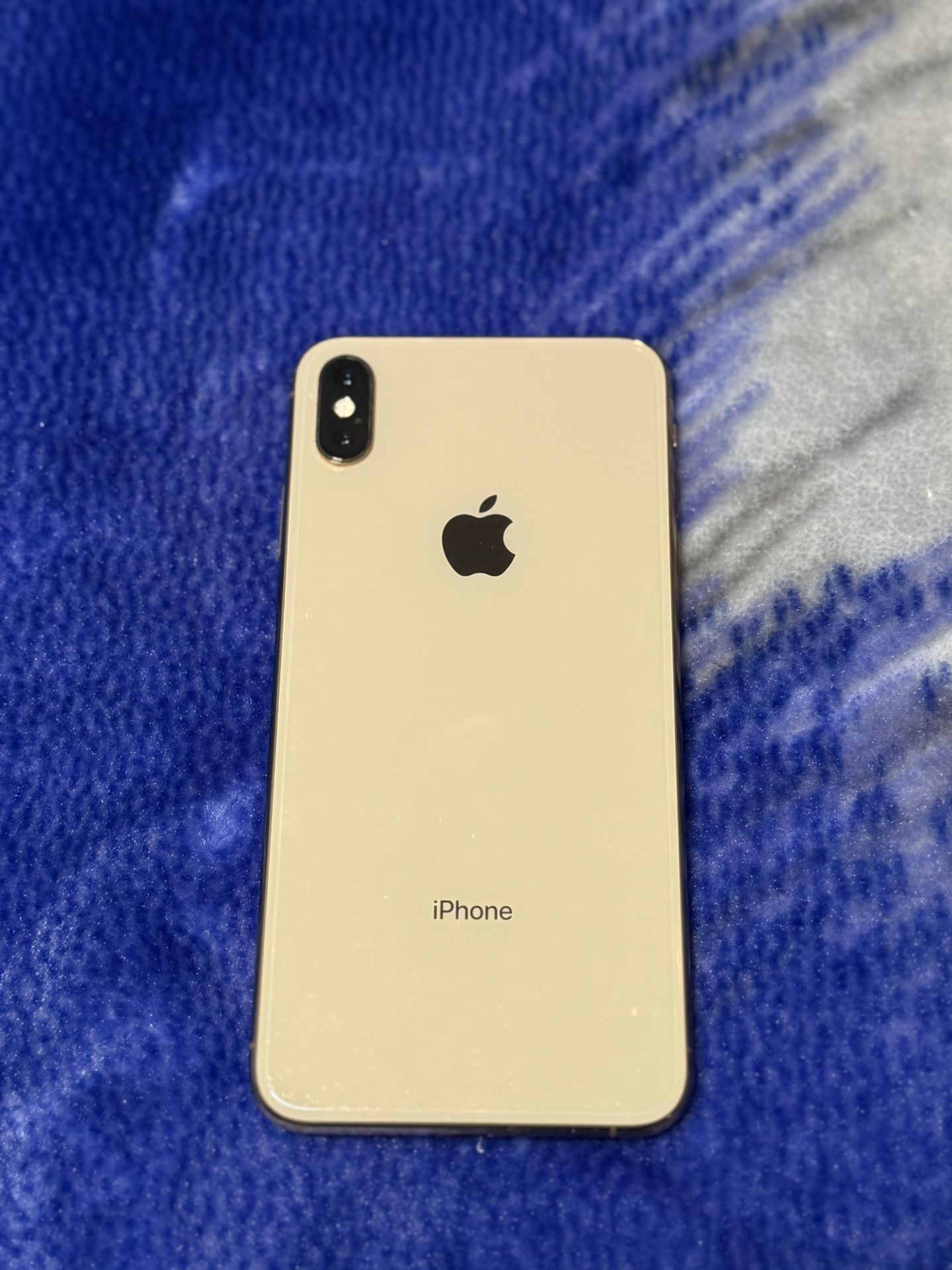 iPhone Xs Max - 64GB - FULLY UNLOCKED READY TO USE