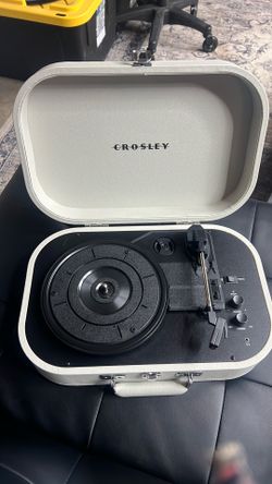 Vinyl record player