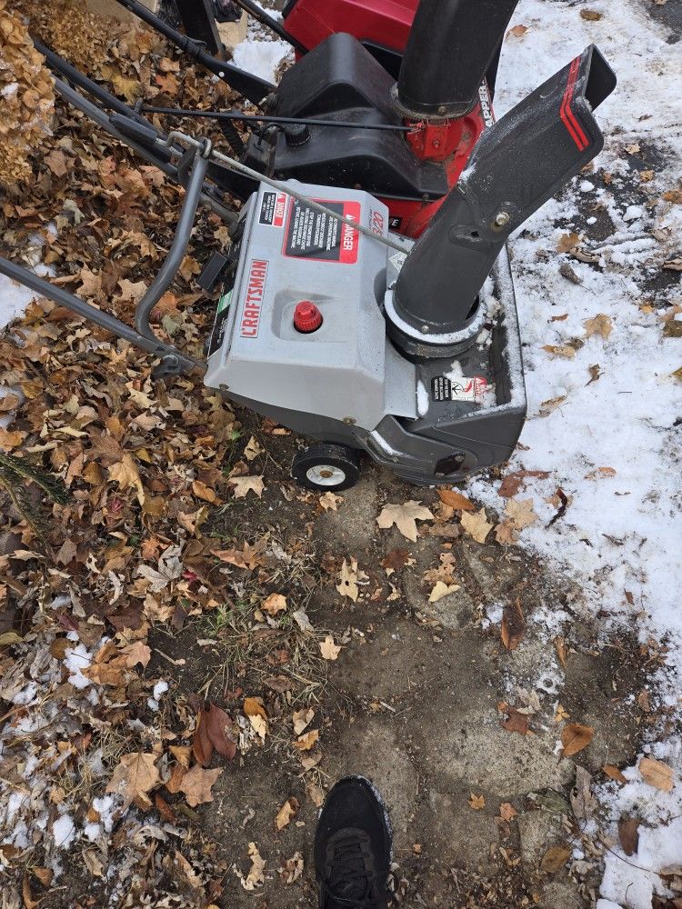 Craftsman snow blower READY TO USE.