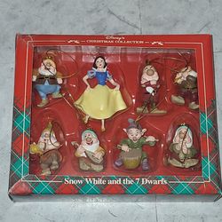 RARE Disney's Snow White And The 7 Dwarfs Story Book ORNAMENTS  Christmas Holidays Figurines