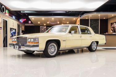 Cadillac Fleetwood Brougham Classic Sedan