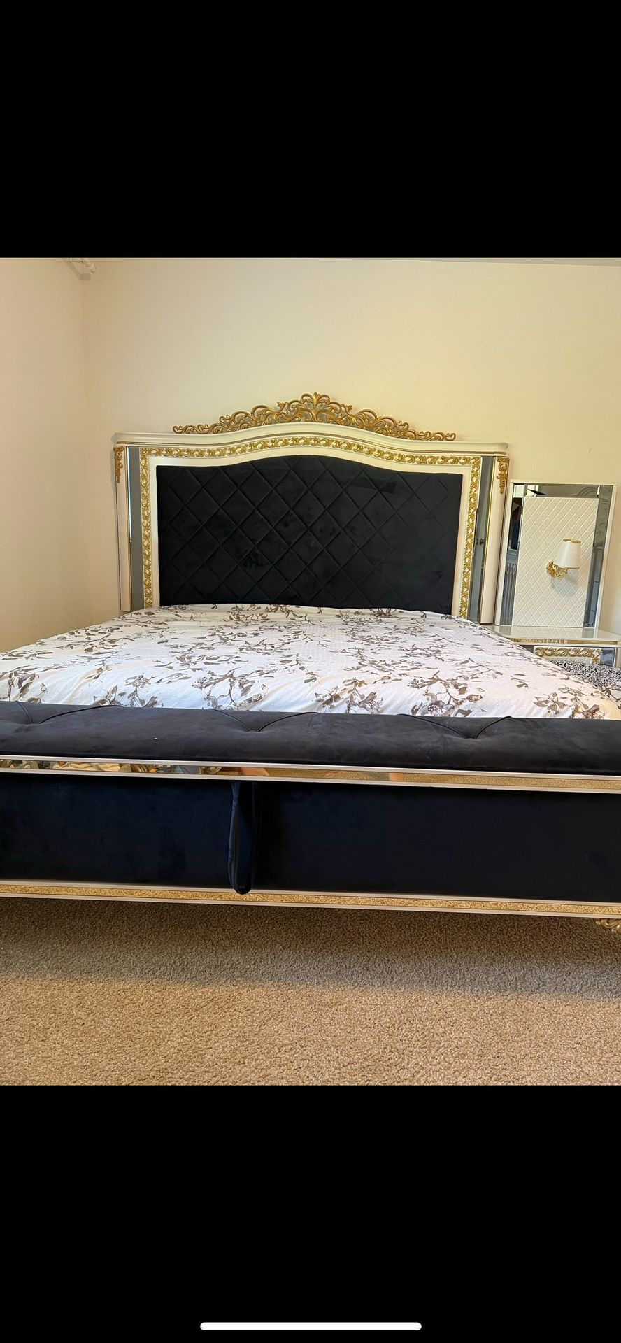 Elegant King Size Bed Set