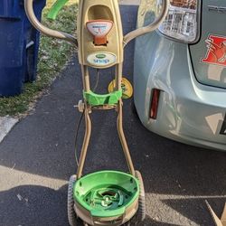 Spreader (Seeds, Fertilizer, Etc.)