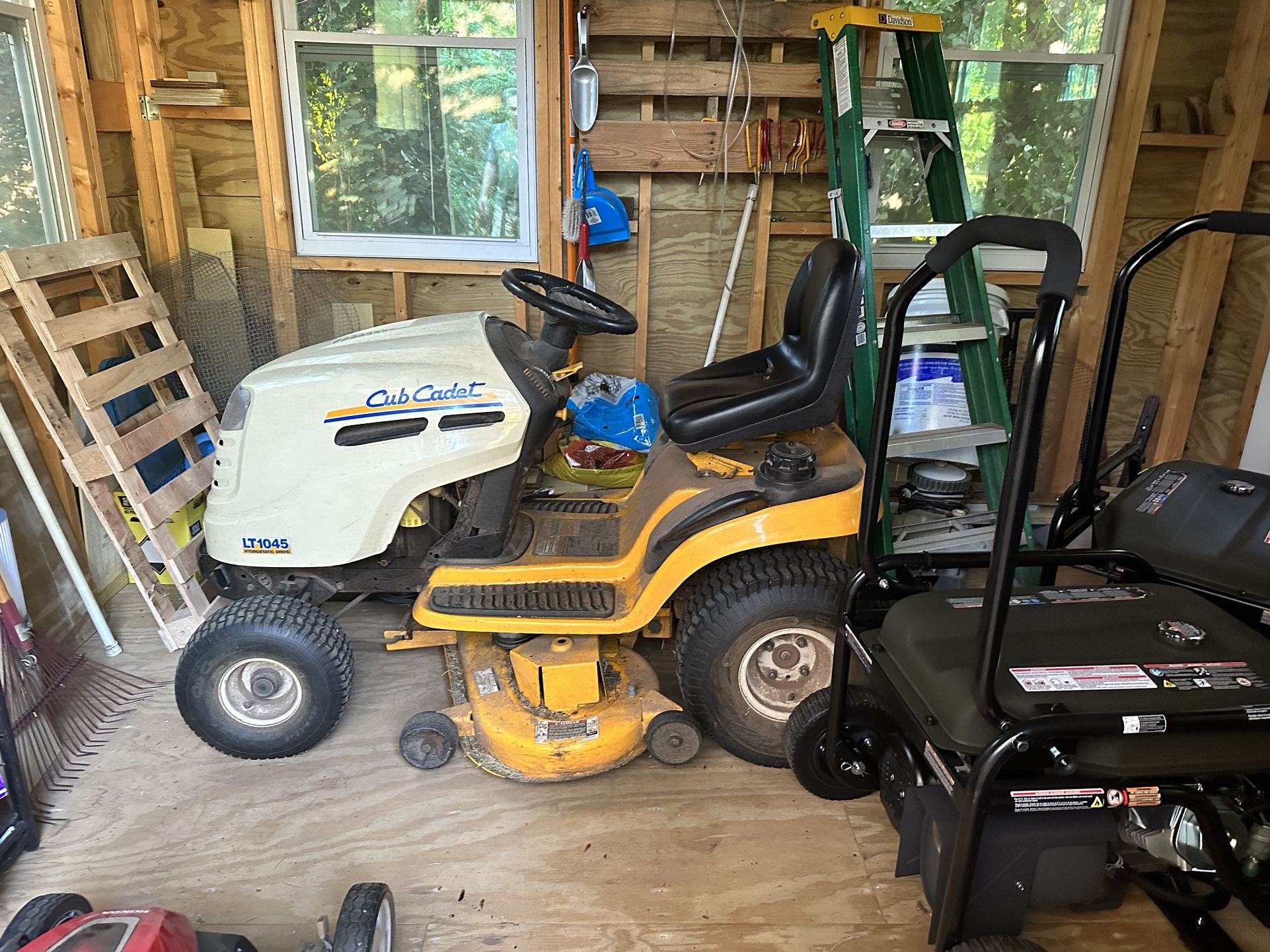 Lawn Mower Club Cadet