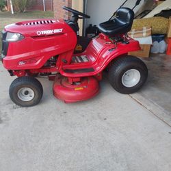 Troy bilt Riding Lawn Mower 