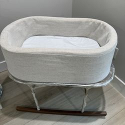 Monte Rockwell Bassinet 